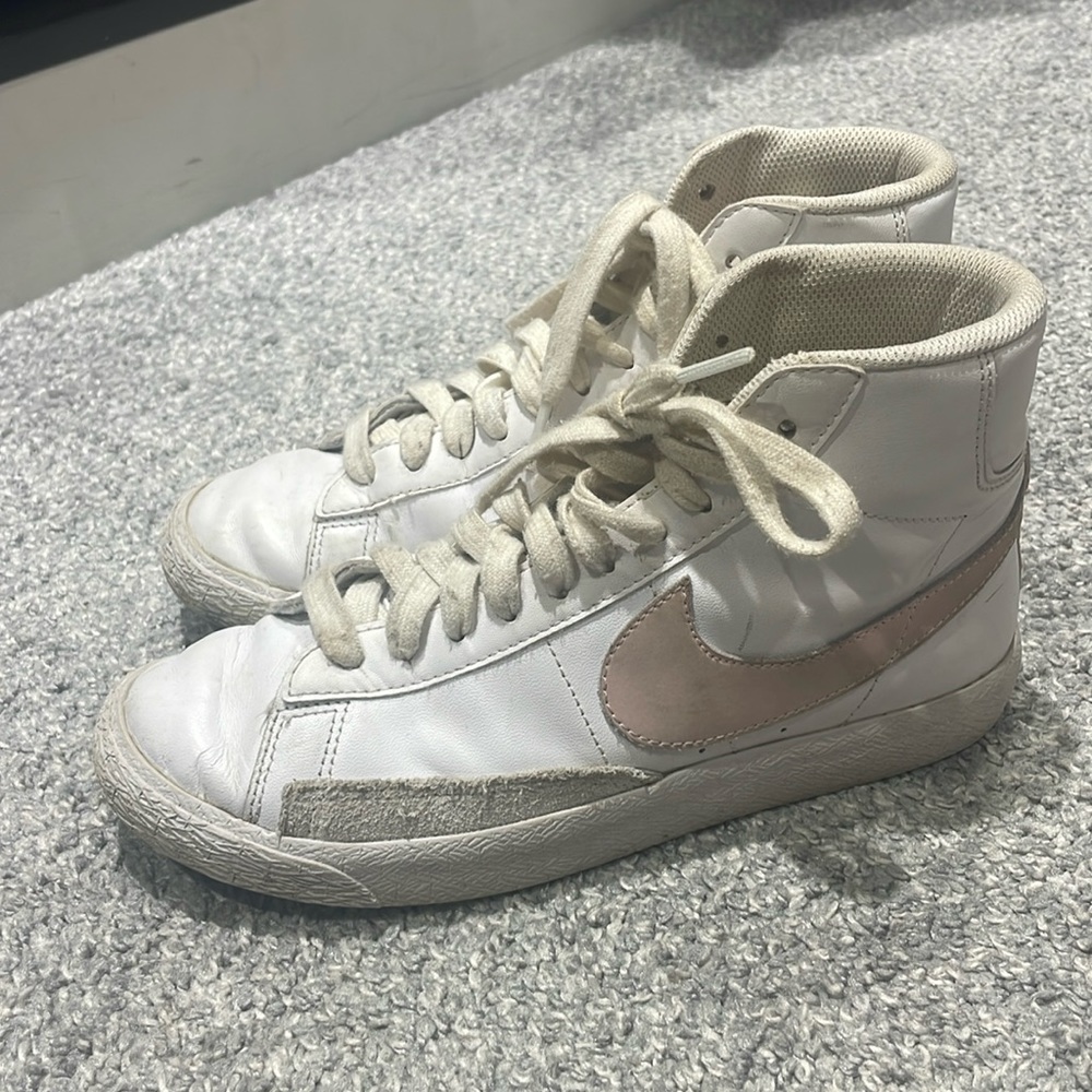pink nike blazers